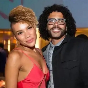 HAMILTON's Daveed Diggs and Emmy Raver-Lampman Welcome Baby Video
