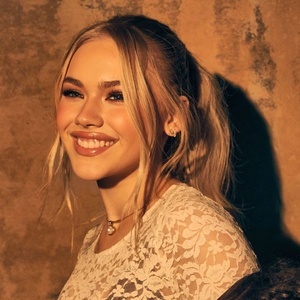 Freya Skye, Milo Manheim Among Top Contenders for Disneys Live-Action TANGLED Photo