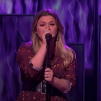 VIDEO: Kelly Clarkson Covers 'You Get What You Give'