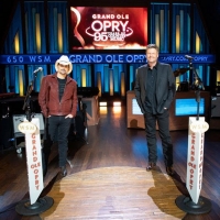 Brad Paisley & Blake Shelton Will Host GRAND OLE OPRY: 95 YEARS OF COUNTRY MUSIC Video