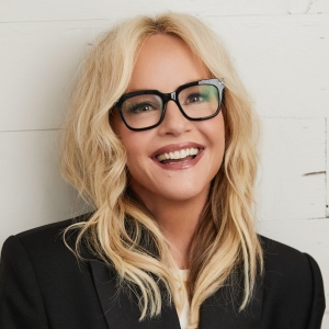 Rachael Harris Set to Host 11th Annual LMGI Awards Photo