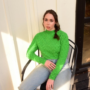 Sarah Jarosz to Release 'Polaroid Lovers' Deluxe Edition; Shares New Single Photo