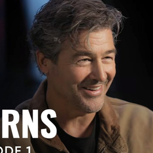 Kyle Chandler and Aaron Pierre Break Down LANTERNS Episode 1 in New Inside Look Photo