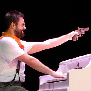 Review: ASESINATO PARA DOS at Teatro Mil&aacute;n Photo