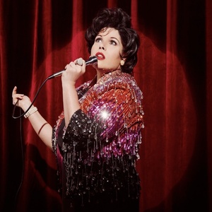 Watch: Debbie Wileman Releases Music Video for Santa Claus is Coming To Town Photo