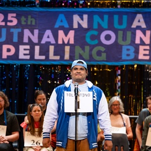 Review: Stages St. Louis High-Spirited THE 25TH ANNUAL PUTNAM COUNTY SPELLING BEE Del Photo