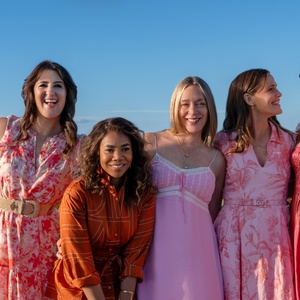 Photos: First Look at Peacock Series THE FIVE STAR WEEKEND with Jennifer Garner Video