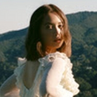 Laufey's 'Everything I Know About Love' Reaches #1 on Billboard's Alternative New…