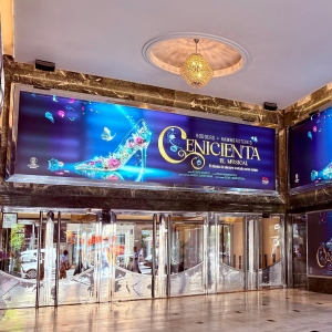 PHOTO: El Teatro Coliseum ya está listo para la llegada de CENICIENTA