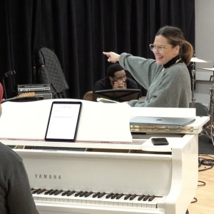 Video: Get an Exclusive Sneak Peek at Shoshana Bean in Rehearsal for Her Annual Holid Photo