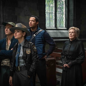 Video/Photos: Daniel Craig Is Back in New Trailer for WAKE UP DEAD MAN: A KNIVES OUT…