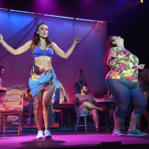 Review: ESCAPE TO MARGARITAVILLE at Dutch Apple Dinner Theater Photo