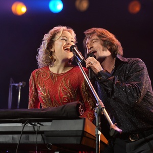 Review Roundup: Hugh Jackman and Kate Hudson Star in SONG SUNG BLUE Photo