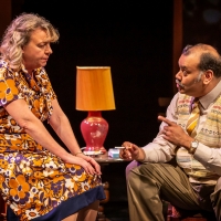 BWW Review: EAST IS EAST, National Theatre