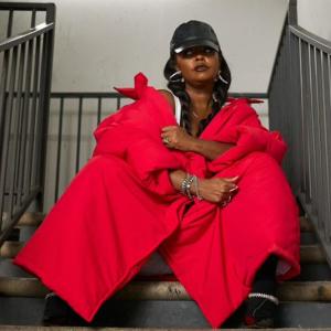Niecy Nash Gifts Stinson Haus Puffer to ALL'S FAIR Cast Photo