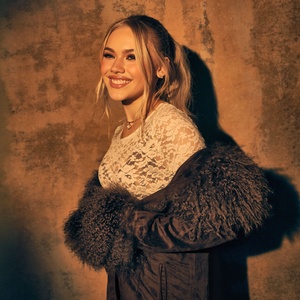 Freya Skye Sets Headlining Stars Align US Tour for Early 2026 Photo