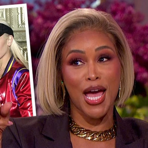 Eve Recalls Meeting Gwen Stefani Before Their 'Blow Ya Mind' Collaboration Photo