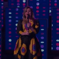 VIDEO: Kelly Clarkson Covers 'A Fool in Love' Video