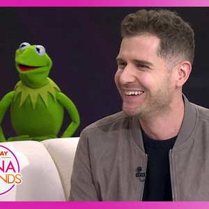 Video: Rob Lake and Kermit the Frog Preview Broadway Show with Live Magic Trick Photo