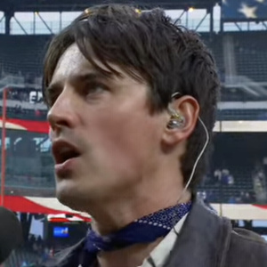 Video: Reeve Carney Sings the National Anthem for the New York Mets Photo