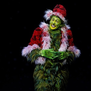 Cast Set for HOW THE GRINCH STOLE CHRISTMAS! Spanish Translation at The Old Globe Photo
