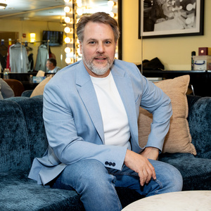 Gerónimo Rauch Takes Us Behind the Barricade at LES MISERABLES: THE ARENA CONCERT SP Photo