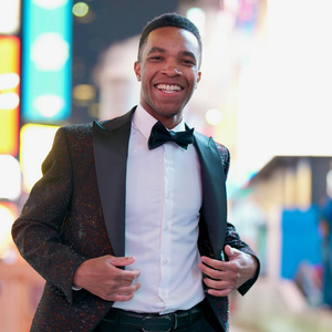 Broadway Producer Alexander Robertson Receives University of Hartford’s Early Caree Photo