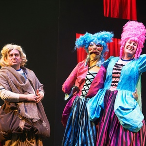 Review: POTTED PANTO, Wilton’s Music Hall Photo