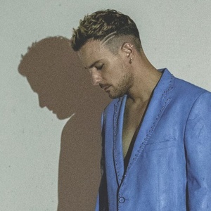 Víctor Arbelo presenta su nuevo disco COM UN LABERINT en el Teatre Condal