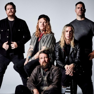 Underoath Shares New Song 'Teeth' Ahead of 'They're Only Chasing Safety' 20th Anniver Photo