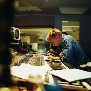 Video: Tyler Childers Shares Behind-the-Scenes Look at Snipe Hunter Album Photo