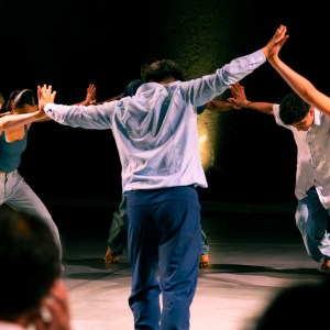 Créssida Danza Contemporánea Presenta Sinónimos De Percepción En El Jardín Escénico Photo