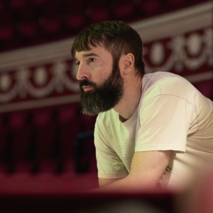Jules Buckley Will Celebrate His 25th BBC Prom With St. Vincent Photo