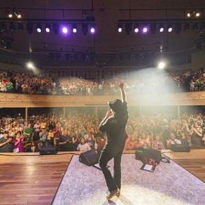 Tracy Lawrence to Headline Ryman Auditorium Show for Third Consecutive Year Photo