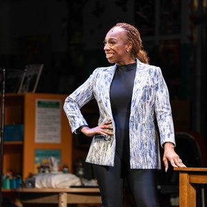 Video/Photos: Broadway Performance of Lisa Nichols' Solo Show Sets Release Photo
