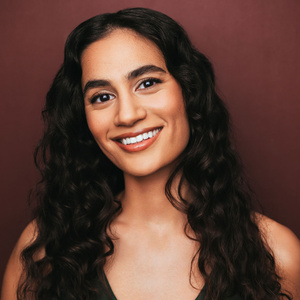 Interview: Zoie Tannous of CLUE of BROADWAY AT THE HOBBY CENTER! Photo