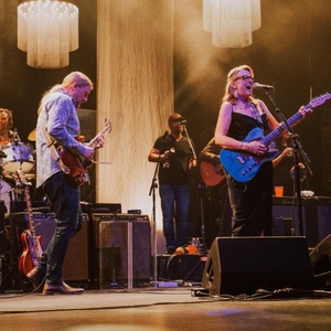 Tedeschi Trucks Band Sets New York Residency for 2026 Photo