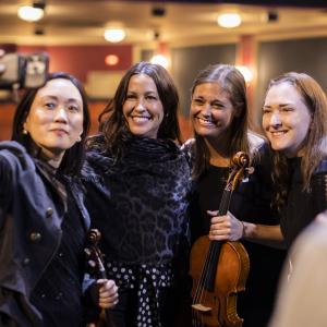 Alanis Morissette Announces First-Ever Holiday Album GOOD WEATHER FOR IMMACULATE CONC Photo