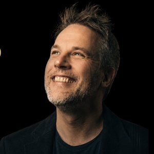 AUDIO: Gerónimo Rauch lanza la versión oficial de “She”