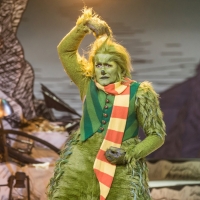 Wake Up With BWW 12/11: THE GRINCH MUSICAL Reviews, and More! Image
