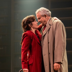 Review: SHADOWLANDS, Starring Hugh Bonneville and Maggie Siff Photo