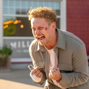 Photos: Billy Magnussen, Sarah Goldberg, & More in First-Look at AMC Series THE…