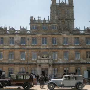 DOWNTON ABBEY 3 Officially in the Works with Paul Giamatti, Dominic West, & More