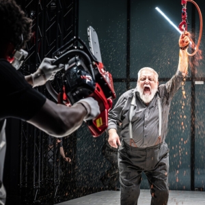 Review: TITUS ANDRONICUS, Starring Simon Russell Beale