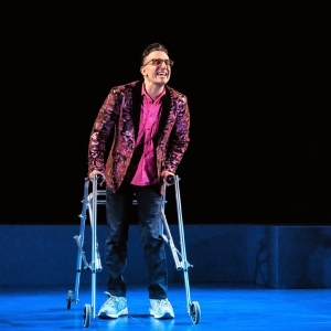 Review Roundup: Ryan J. Haddads HOLD ME IN THE WATER Photo