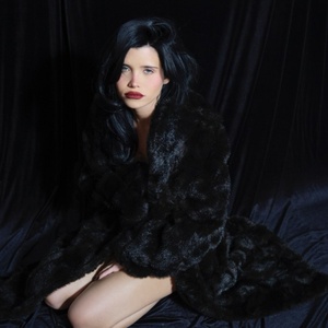 Nessa Barrett to Open for The Neighbourhood in Europe and Select U.S. Dates Photo