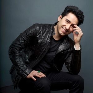 Review: JOHN LLOYD YOUNG Wows with His Lush Tenor and Soaring Falsetto