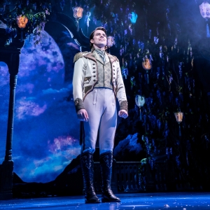 Interview: 'Everyone is Blown Away By the Spectacle': Actor Oliver Ormson on FROZEN T Photo