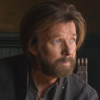 Ronnie Dunn Releases New Version of Christmas Classic 'Have Yourself A Merry Little C Photo