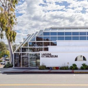 The Laguna Art Museum Receives $25,000 Donation from The William, Jeff and Jennifer Gross  Photo